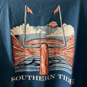 Men’s XL (fits like a large)southern tide Tshirt